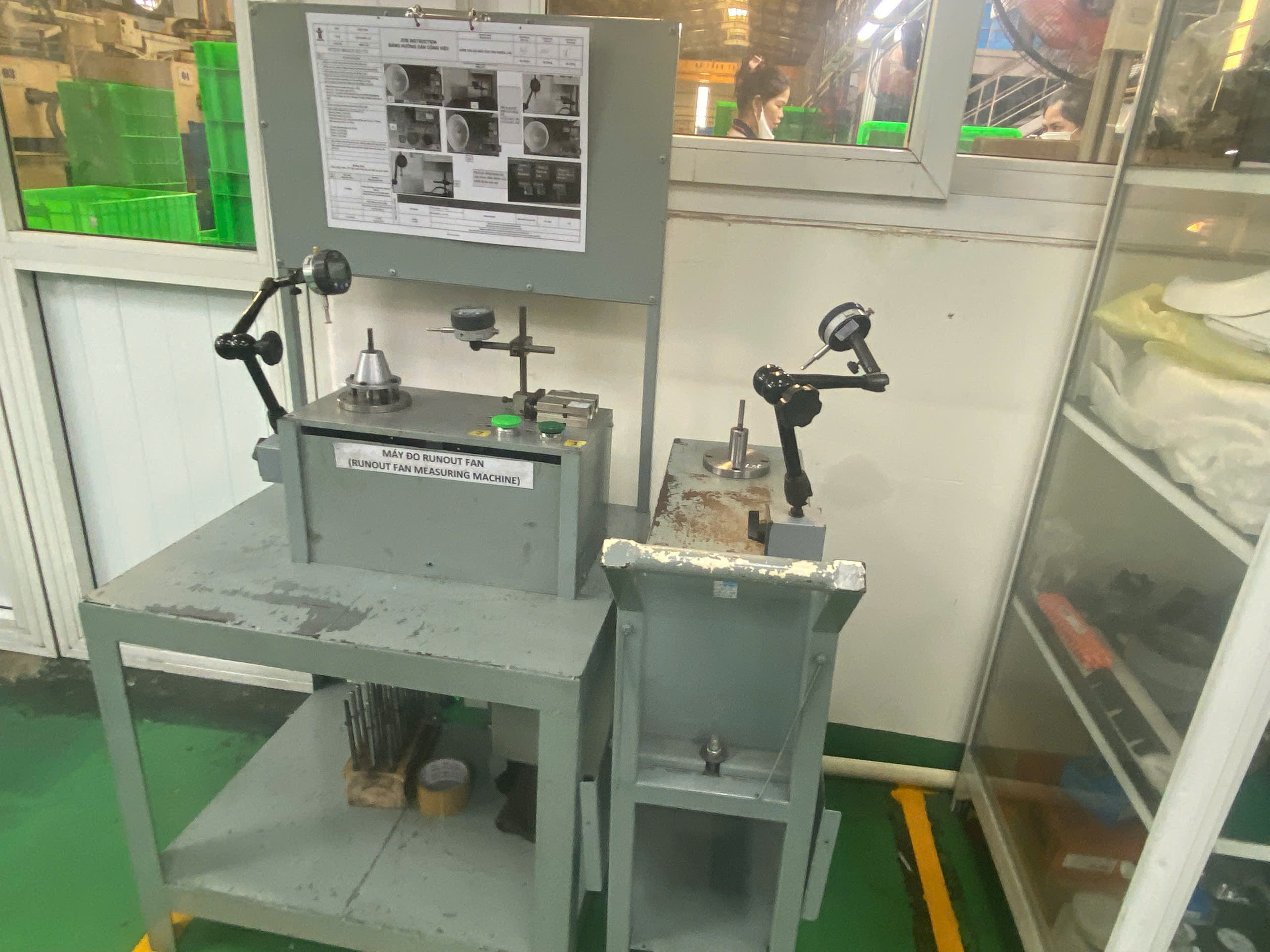 Runout fan measuring machine.jpg